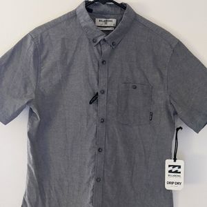 NWT Billabong button up. Size M